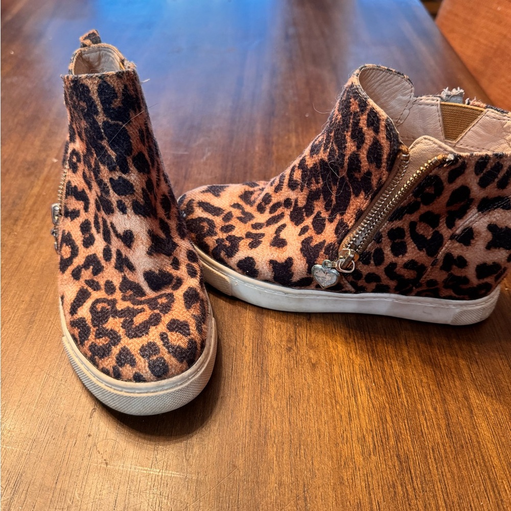 Vince Camuto Leopard Print Kids Boots with Zipper
